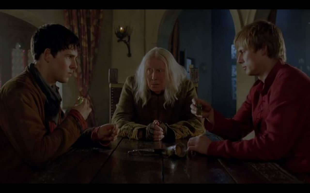 Merlin.S05E03.The.Death.Song.Of.Uther.Pendragon.HDTV.XviD-LOL.avi_snapshot_28.36_[2012.10.21_17.52.30]